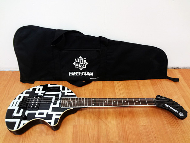布袋モデル フェルナンデスzo-3 ギター - エレキギター